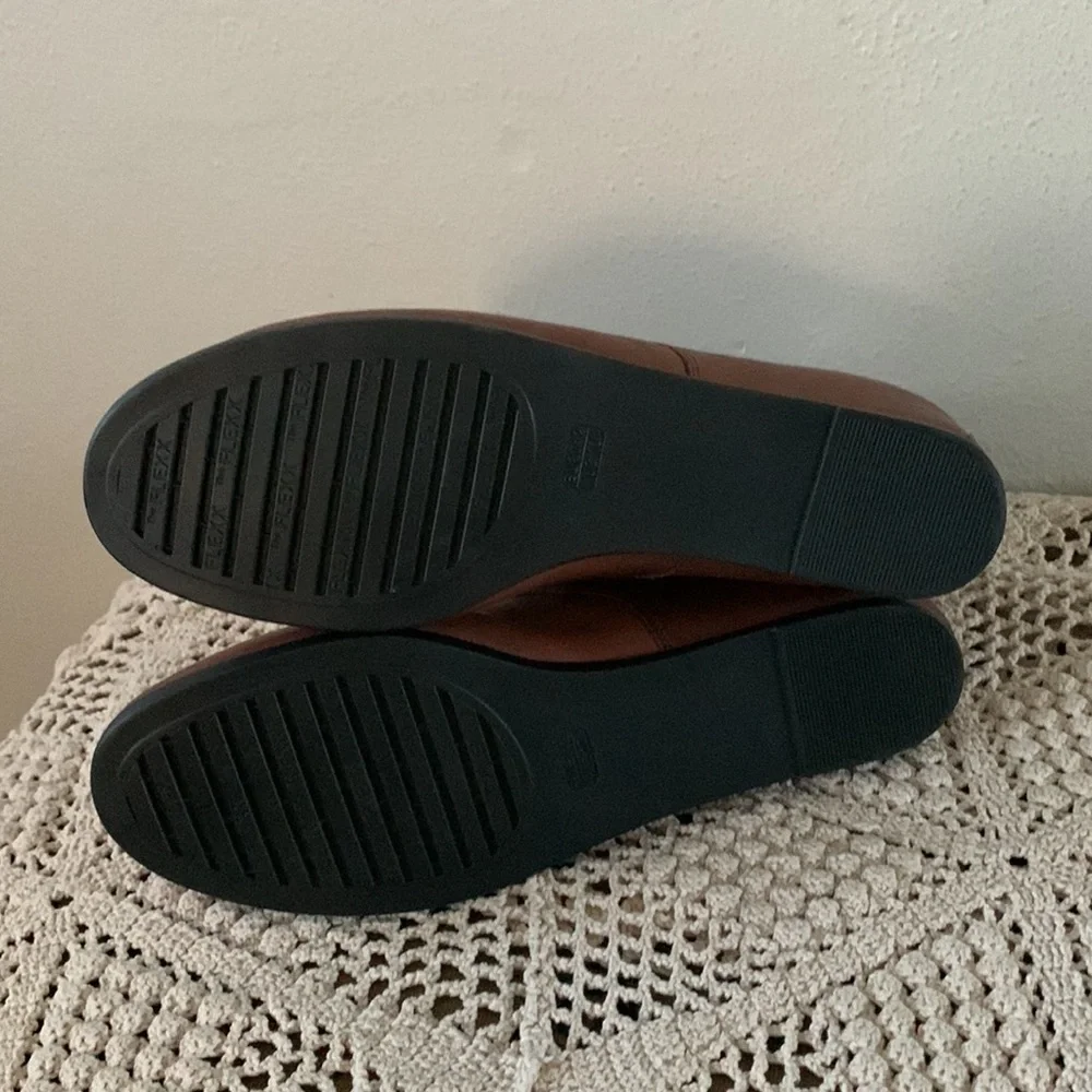 THE FLEXX NWOT Brown Booties SIZE 10
